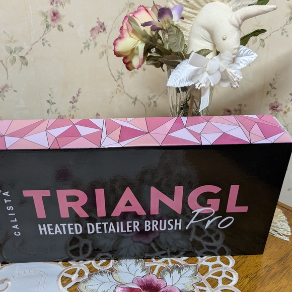 Calista Triangl Pro Heated Detailer Brush - Floral - Picture 1 of 11